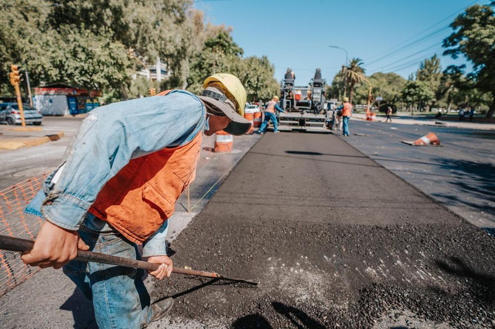 La obra de pavimentación de Avenida españa continúa de manera sostenida.