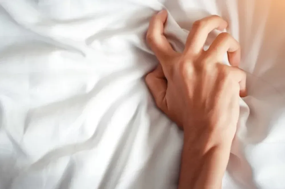Una mujer casi muere por un orgasmo que le afectó la aorta