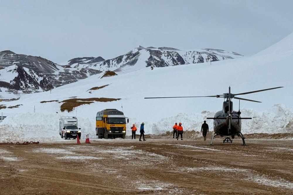 Veladero comenzó a realizar&nbsp;traslados aéreos puntuales de colaboradores, aprovechando los momentos en los que el clima permite efectuar las operaciones con seguridad.