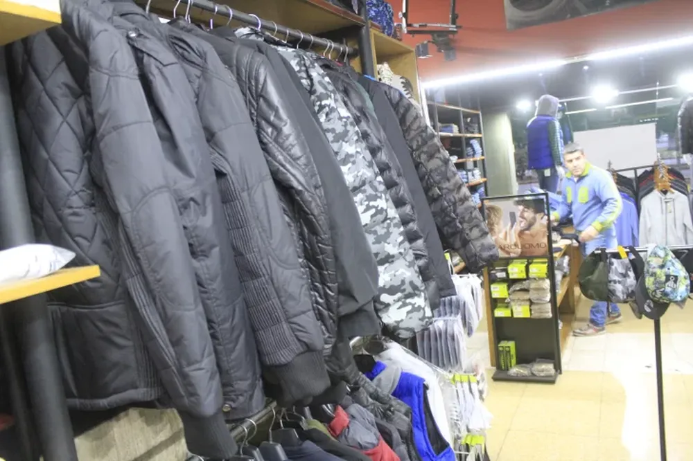 Cómo trabajará el comercio durante los tres feriados del fin de semana XL