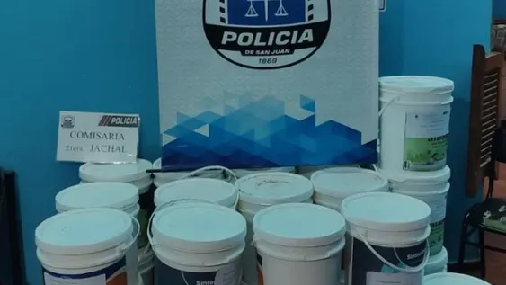 Tucumanos, presos por vender pintura falsa