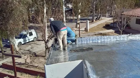 Diario de Cuyo | Amigos de la parroquia reunió fondos con la venta de empanadas y pudo reparar el techos de la Parroquia Sagrada Familia, dañado por las lluvias.