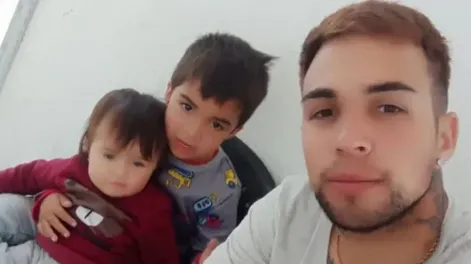 Un hombre secuestró a sus hijos de 2 y 6 años: tres días después los encontraron muertos en un auto