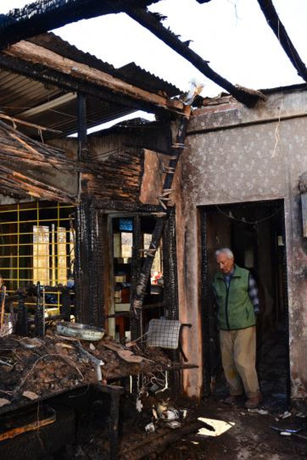 El fuego destruyó todo en la casa de un ortopedista