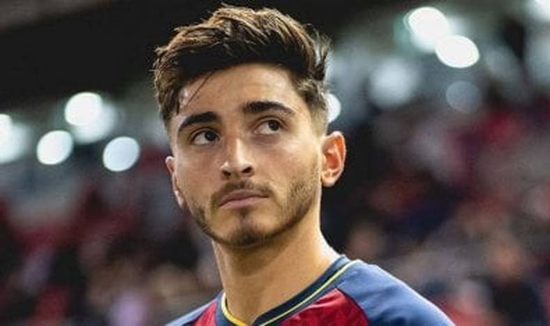 Un futbolista grabó un video para confesar algo: “Me enorgullece anunciar que soy gay”