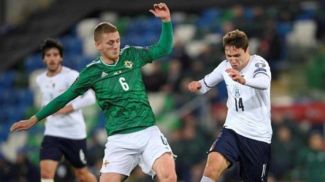 Italia no pudo con Irlanda del Norte y buscará su lugar en Catar 2022 por los playoffs