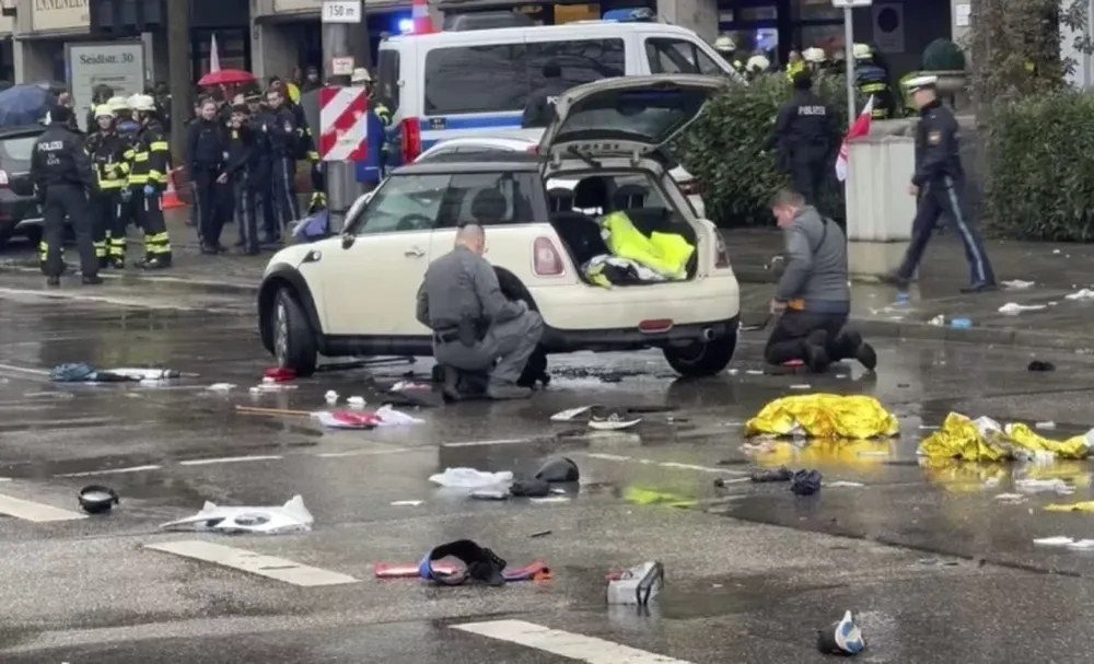 Un auto embistió a personas en Múnich: hay al menos 20 heridos y el conductor fue detenido
