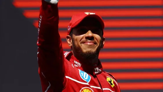 EL BRITÁNICO ganó el Sprint y largará quinto el Gran Premio en Shanghai.