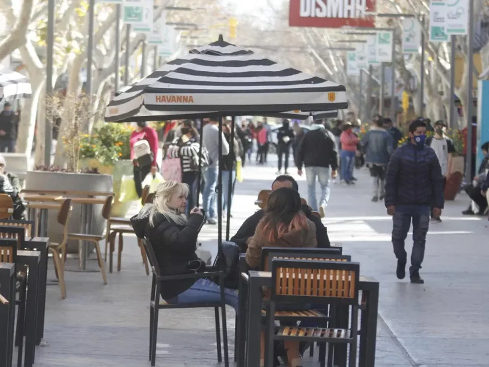 Ante la suba de casos, qué otras restricciones deben aplicarse en San Juan: opiná en la encuesta