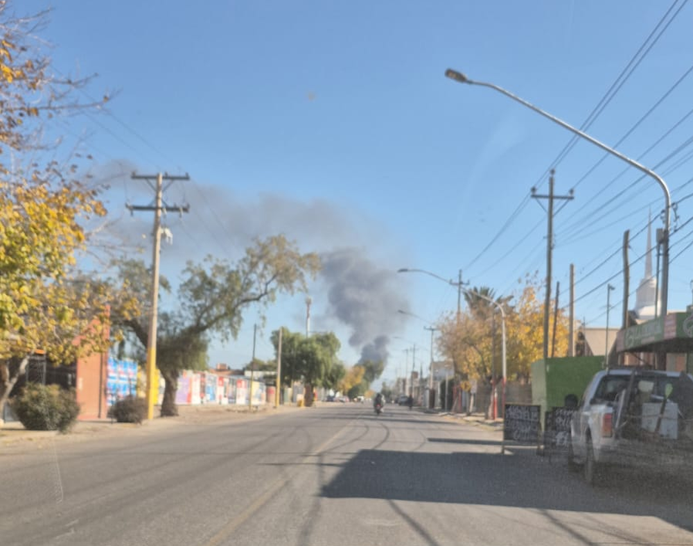 La columna de humo se obervaba desde varios kilómetros.