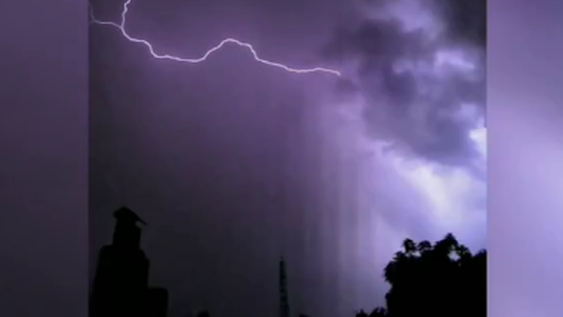 [VIDEO] Las impactantes imágenes de los relámpagos que iluminaron el cielo de San Juan