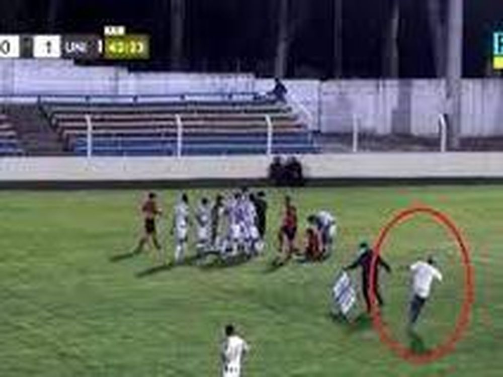 Se lesionó el camillero cuando iba a asistir a un futbolista