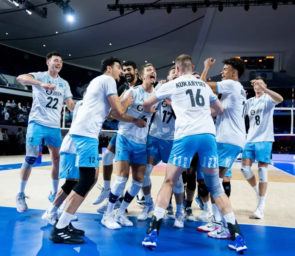 Argentina gana, gusta y supera a las potencias