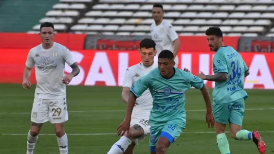 Godoy Cruz le ganó a Racing en los penales y pasó a cuartos