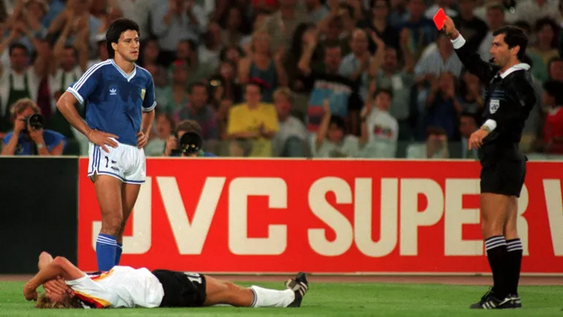 Pedro Damián Monzón, expulsado en el Mundial 1990.