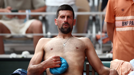 Novak Djokovic extenuado cayó en cinco sets y se despidió en tercera ronda de Roland Garros.