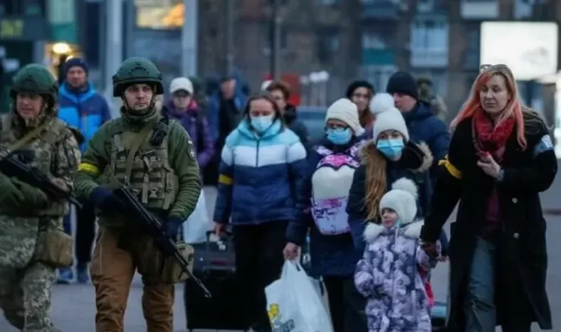 Invasión Rusa en Ucrania: luego del ataque que dejó 21 civiles muertos, arrancó la evacuación