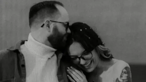 La pareja que se hizo viral por los estrictos requisitos para los invitados a su casamiento