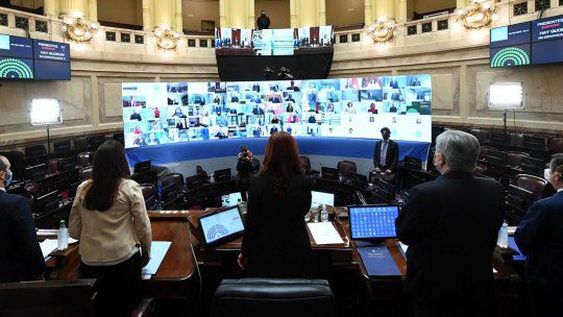 Convalidan el DNU sobre Internet y TV