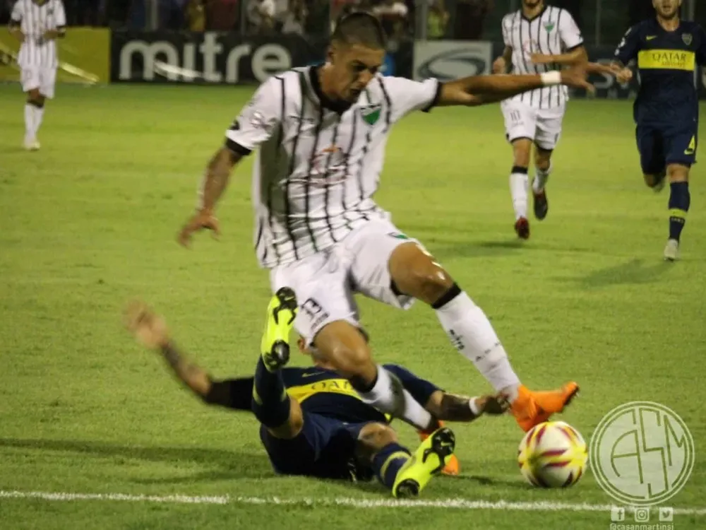 Dudosa falta de Campuzano a Palacios Alvarenga