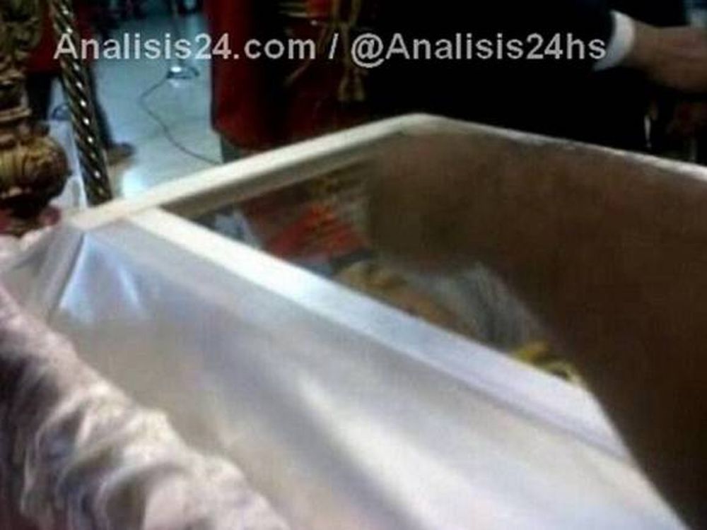 Venezuela: se filtró una foto de Hugo Chávez en su ataúd