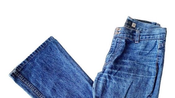 Compró un jean por Internet y le llegó con una desagradable sorpresa