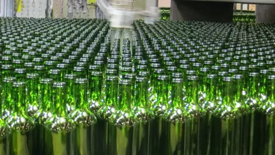 Bodegas locales admiten daños millonarios por la falta de botellas