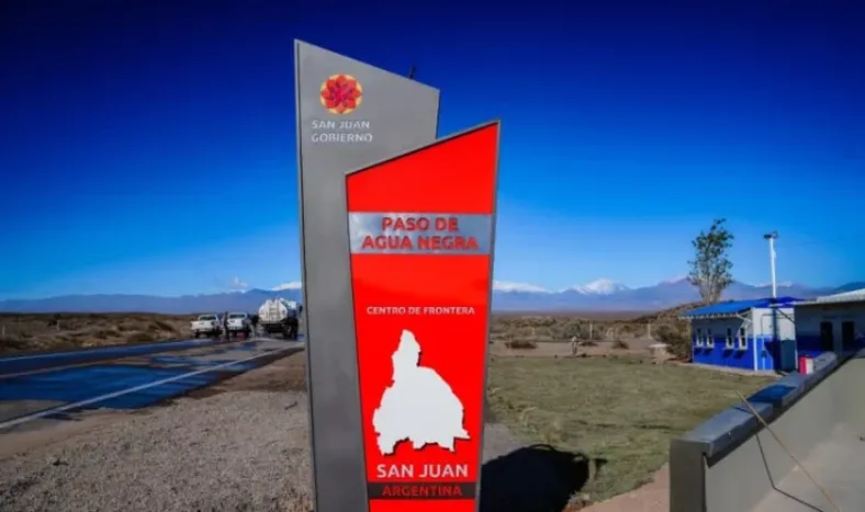 Paso de Agua Negra.-