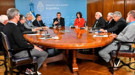 Massa confirmó que se levantó el paro de colectivos en el país