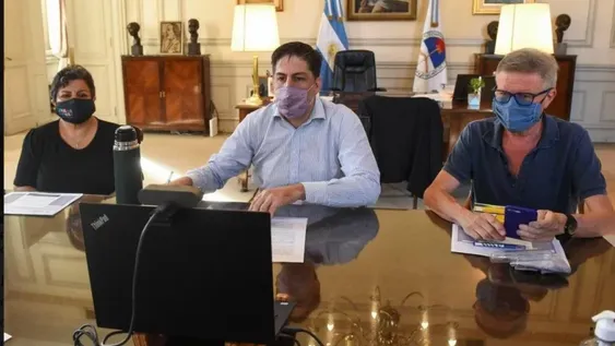 La presión de Alberto no logró cerrar las escuelas de Mendoza y la Ciudad