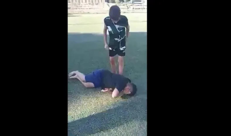 [VIDEO] Brutal pelea entre dos chicos de las inferiores de un club de Neuquén