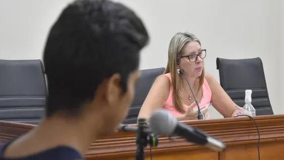 Lo sorprenden in fraganti abusando de su prima, lo confesó y no irá a la cárcel