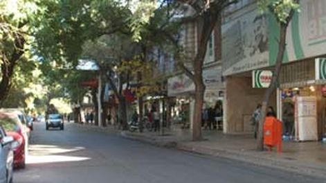 El comercio abrió sus puertas, pero la gente no respondió