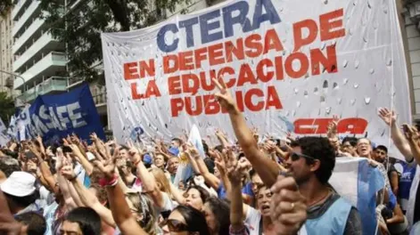 La Ctera pide “urgente convocatoria” a la paritaria nacional docente