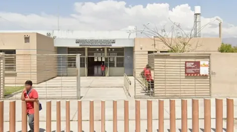 Una docente de la Escuela Fragata José María Moyano fue víctima de un hurto a manos de un guardia de seguridad de ese establecimiento.