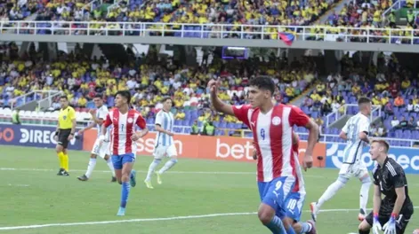 Argentina pagó los errores con derrota en su debut frente a Paraguay