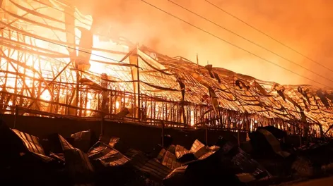 Las impresionantes imágenes del incendio en el polo industrial de Ezeiza