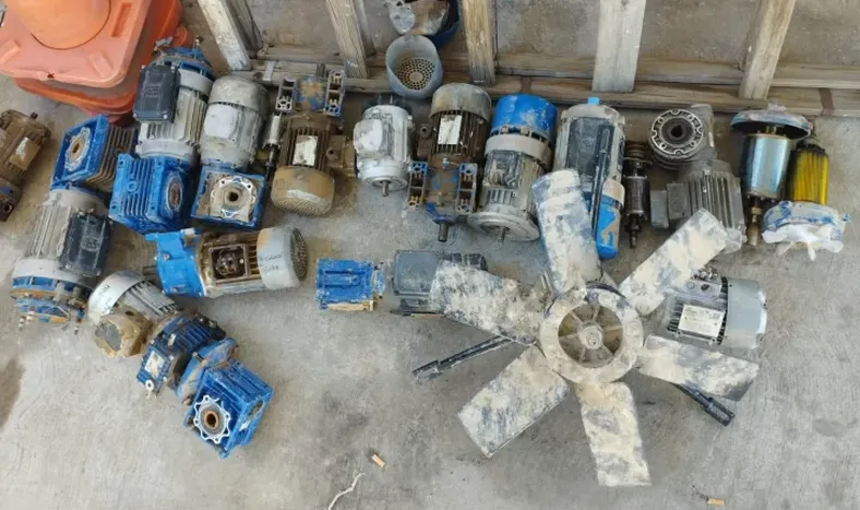 Fueron sorprendidos robando bombas de agua: uno logró escapar