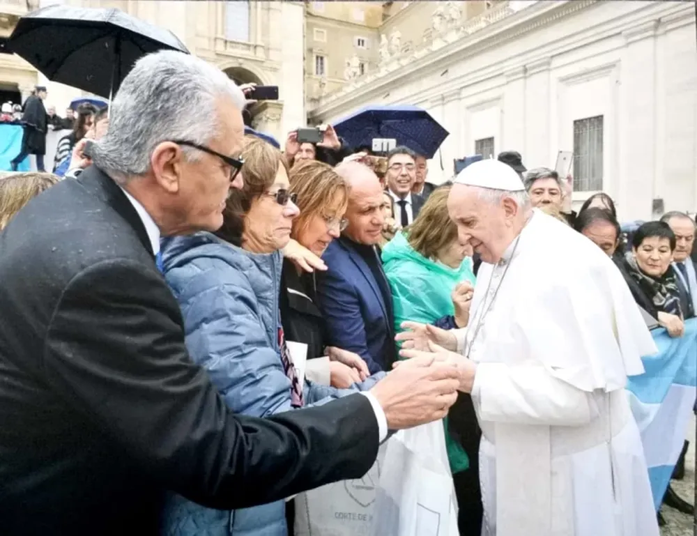 Cuando la Corte sanjuanina llegó al Vaticano: los tres presentes que recibió el Papa Francisco