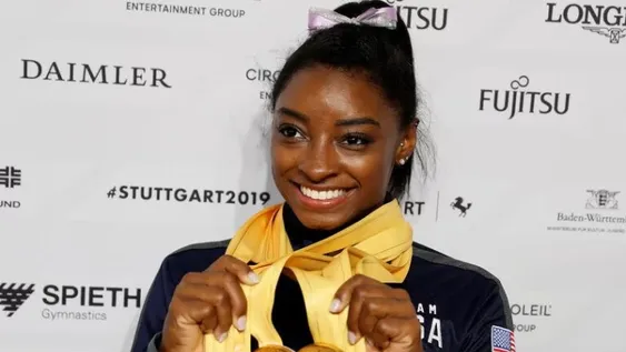 La atleta Simone Biles sorprendió a las redes con otra genial acrobacia