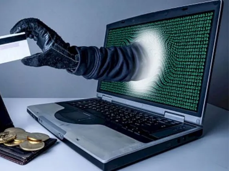 Las estafas virtuales pueden comenzar con una llamada o un mensaje que solicita instalar una aplicación, ingresar a un enlace o compartir datos bancarios.
