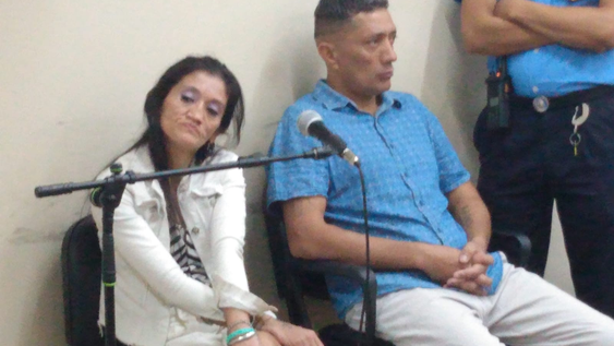 Vargas y Neira. La mujer llega a juicio en libertad condicional, mientras que Neira sigue con prisión preventiva en el Penal de Chimbas.&nbsp;