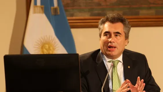 Reducen 12% las tasas de los créditos para jubilados y AUH