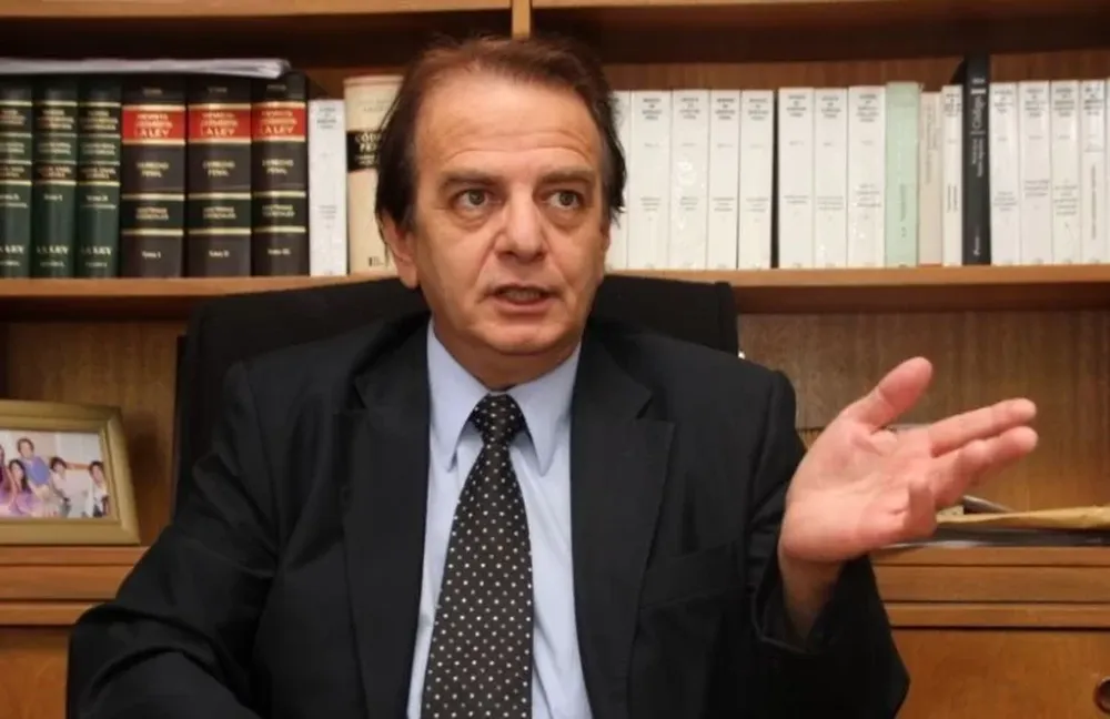 Pidieron la captura internacional del fotógrafo  denunciado por exhibicionismo