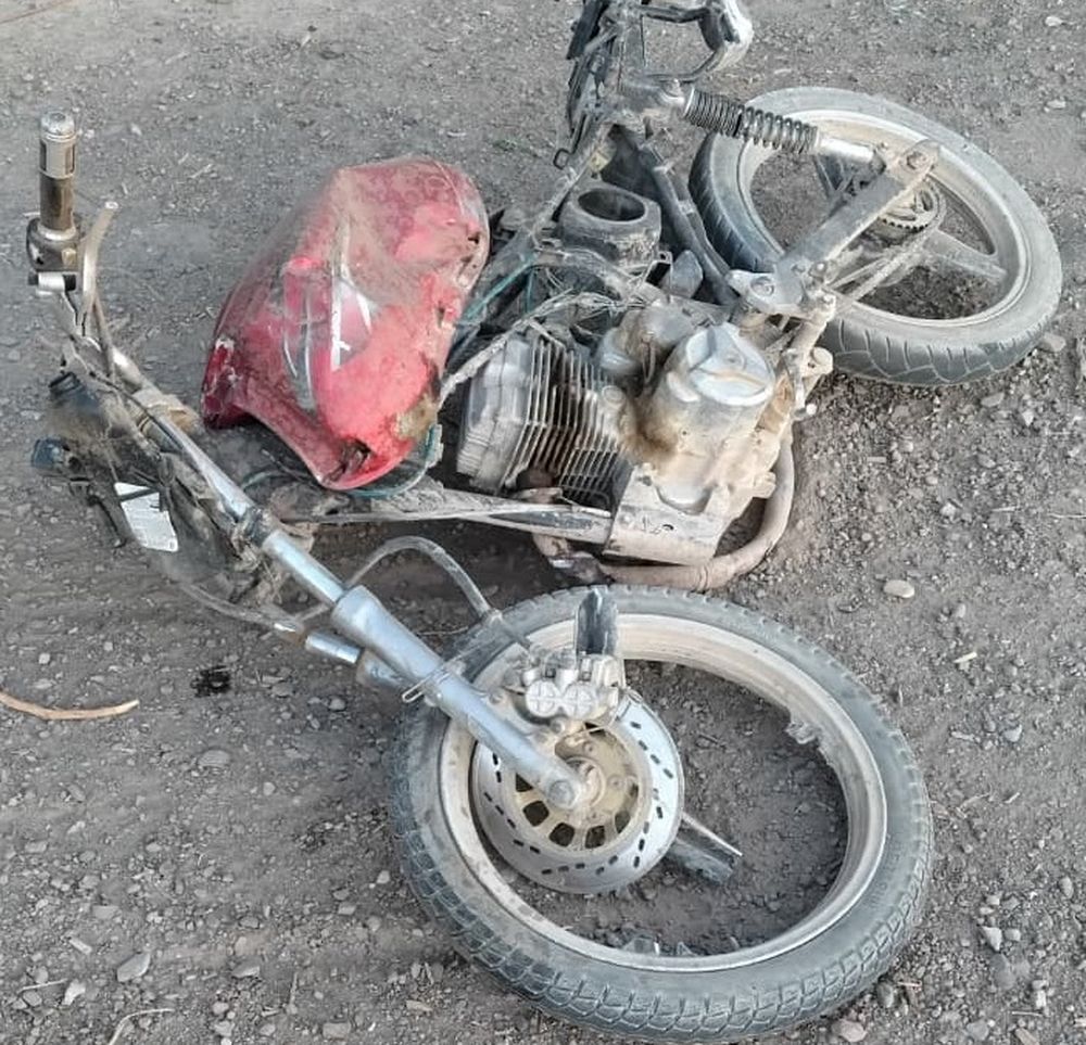 Un motociclista terminó internado tras un fuerte choque en Sarmiento