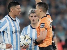 Marcos Rojo había sido expulsado en el duelo ante River pero la AFA le levantó la sanción. Marcos Rojo había sido expulsado en el duelo ante River pero la AFA le levantó la sanción.