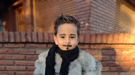 Tenía una fiesta de disfraces en el jardín y fue vestido como Ricky Fort