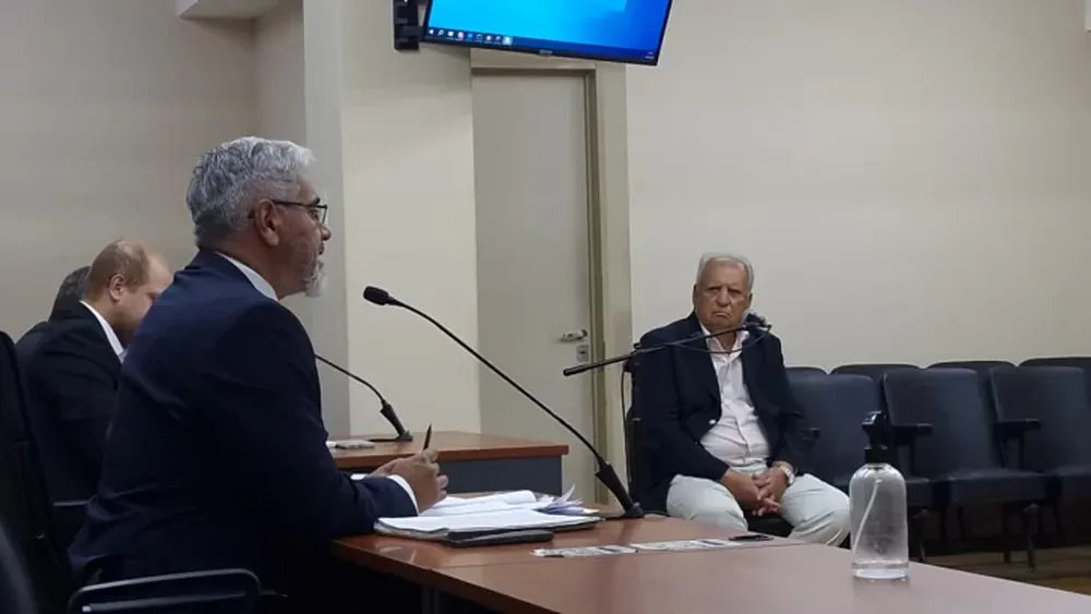 Duarte frente al fiscal José Plaza. Foto DIARIO DE CUYO.