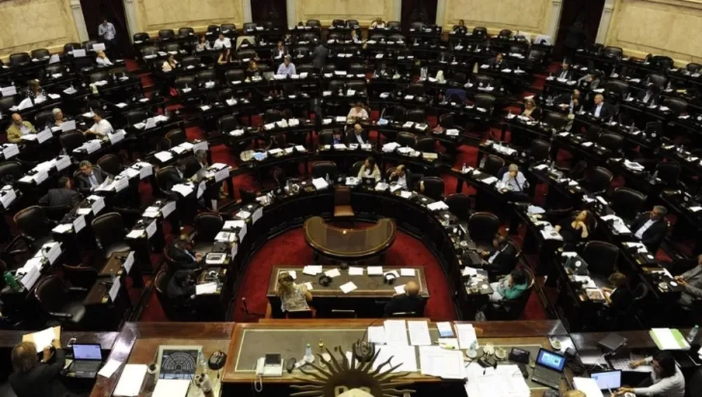 Denuncian ataques a hijos de diputados que votarán por la despenalización del aborto