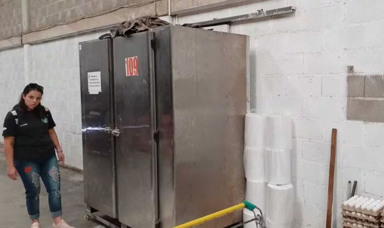 Encontraron a 27 trabajadores encerrados con la puerta bloqueada por una heladera